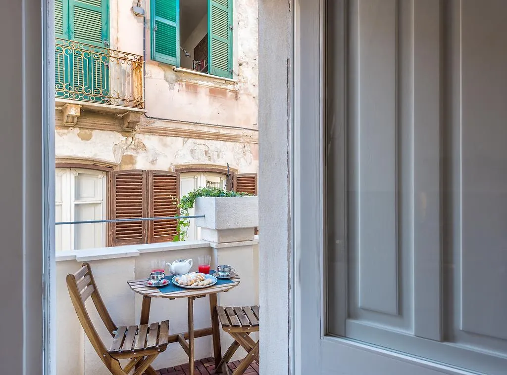 Castelletto Suite La Marina kontakter